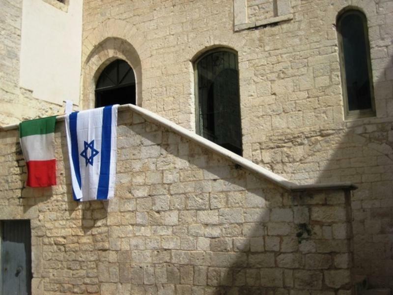 Affittacamere La Cattedrale Sul Mare Trani Bagian luar foto